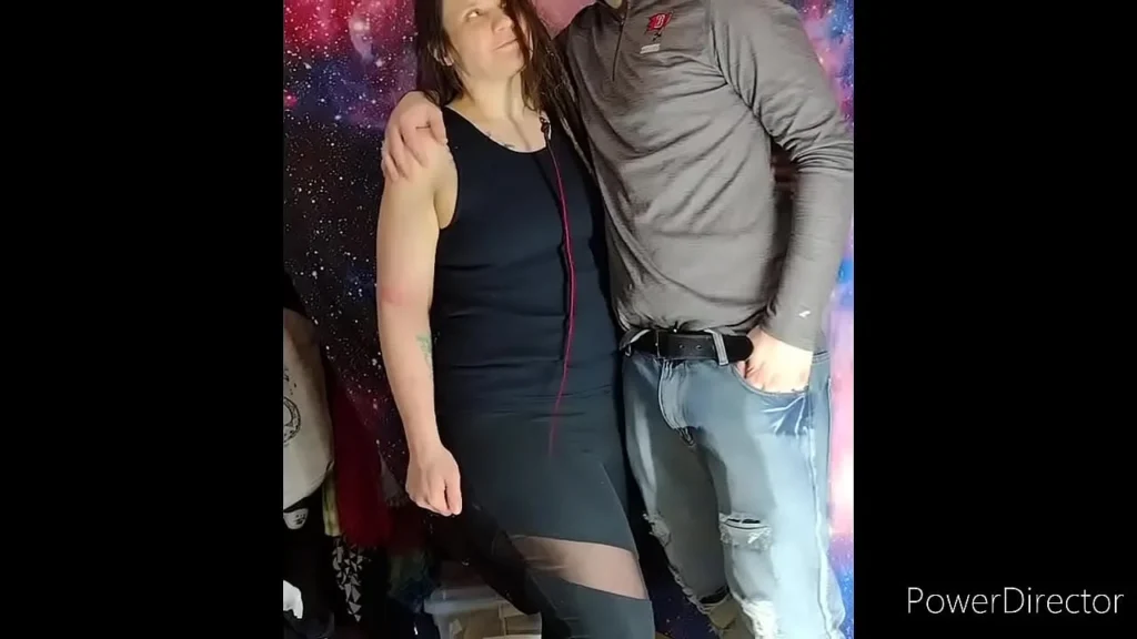 Beobachten Sie Wie Meine Hotwife Sich An Schwarze Schwänze Vor Dem Ehemann Von Cuck Dirty Trifft Während Er Aufzeichnet